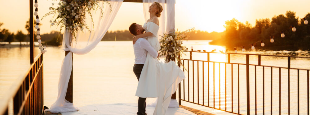 Info@wunderzeit-hochzeiten.de